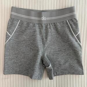 EUC 4” Alosoft High-Waist Heart Throb Short Athletic Heather Grey/White Size S